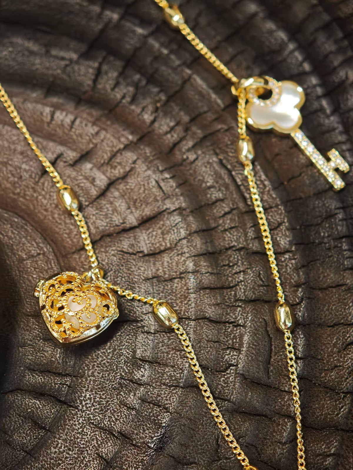 WalkTree | Awakening Tree Aromatic Shell Long Necklace · Abalone & White Shell Dual Texture